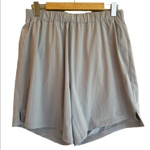 Men’s Lined Saucony Running Shorts NWOT